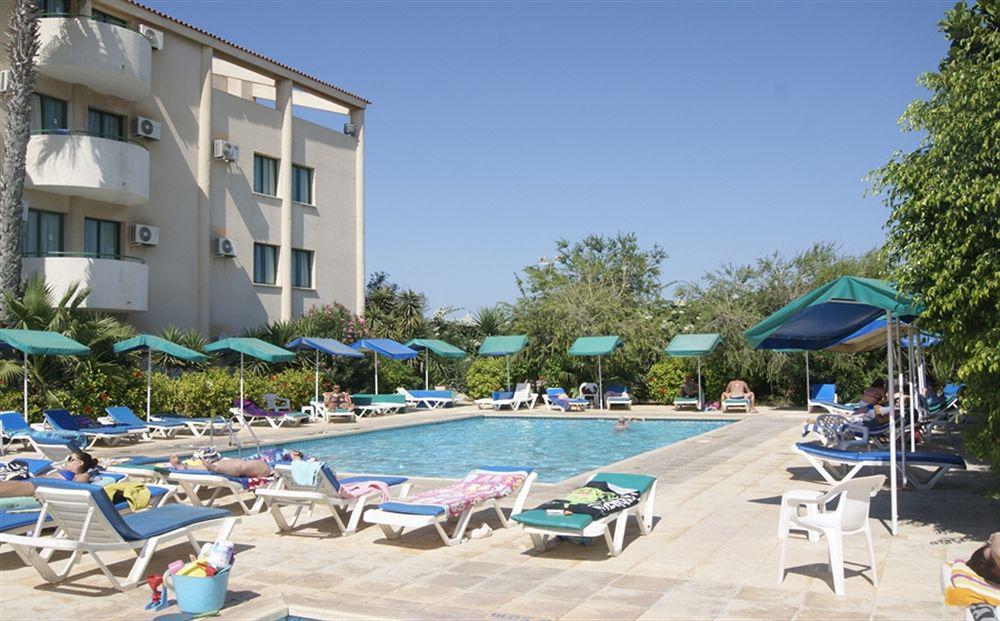 Mandalena Hotel Apartments プロタラス エクステリア 写真
